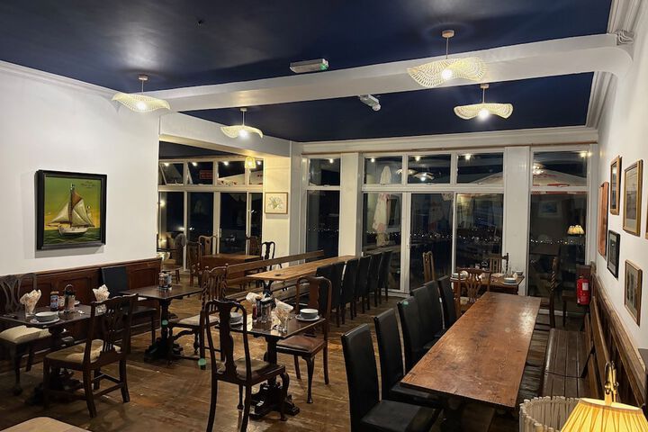 Dining 72 of 93