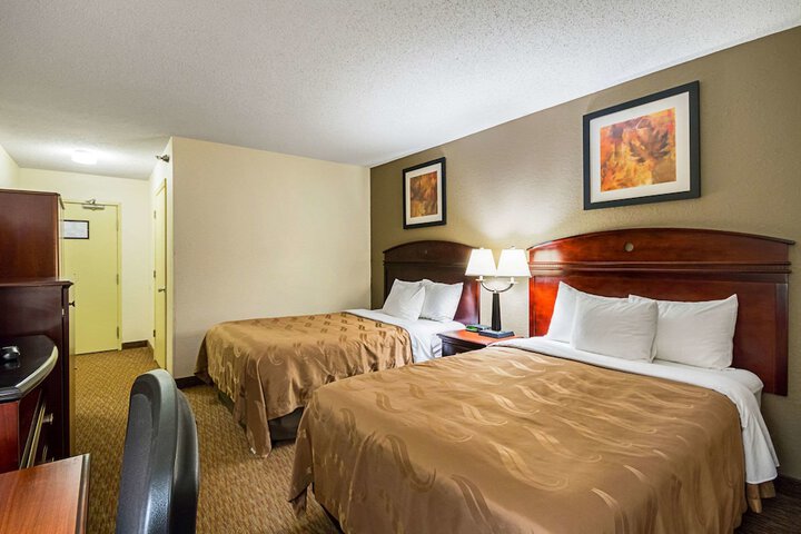 2 Double Beds Accessible Room (1 of 15)