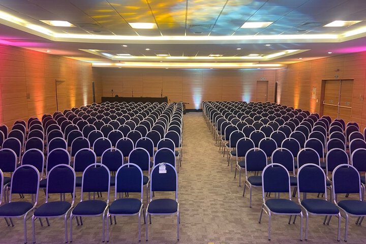 Ballroom/Hall 76 of 96