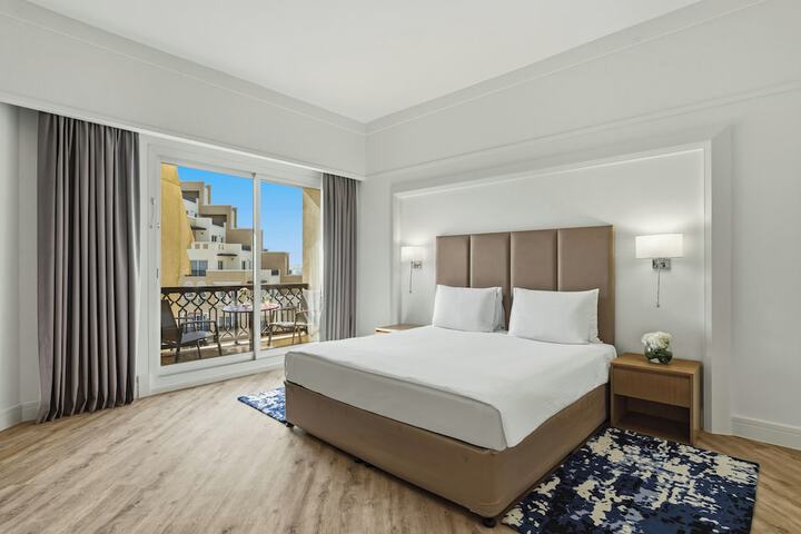 Room 42 of 335