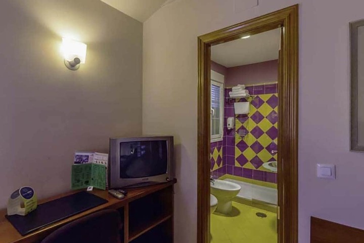 Room 20 of 32