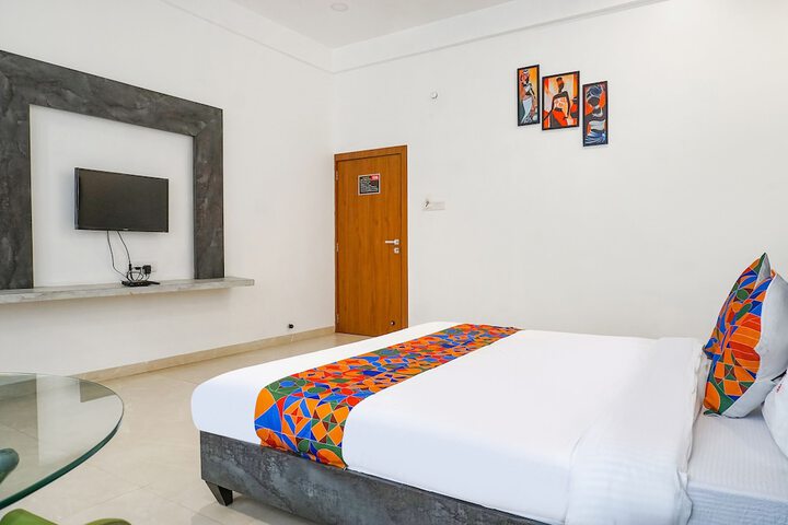 Room 16 of 25