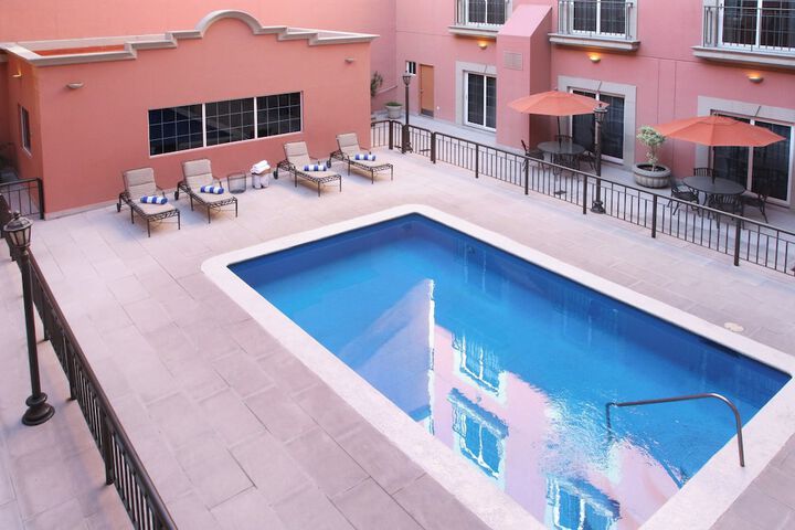 Pool Hotel