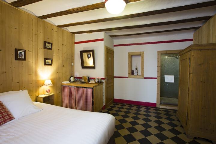 Room 5 of 86