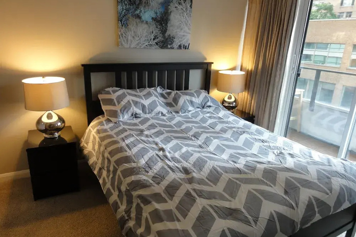 Beautifully Decorated 1BR Unit