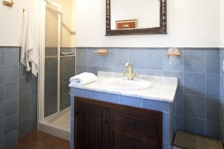 Room 2 of 21