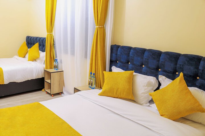 Room 11 of 28