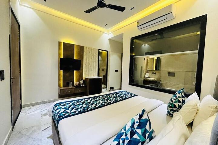 Room 5 of 28