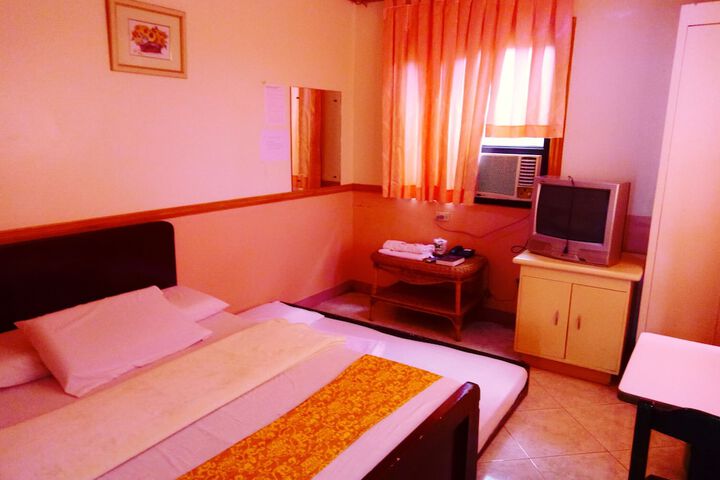 Room 15 of 40