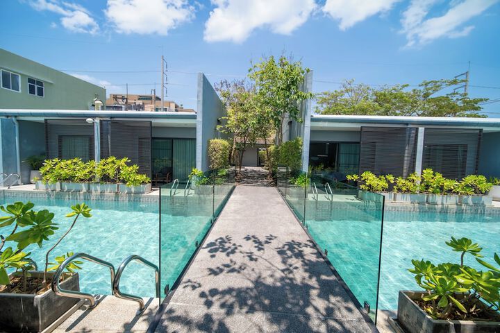 Pool 39 of 75