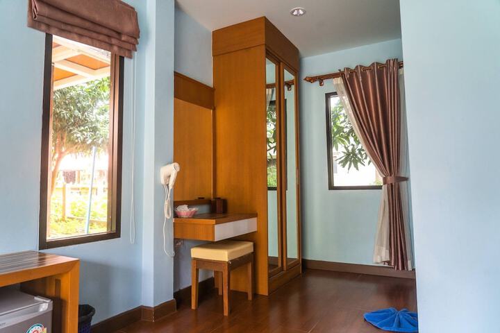 Room 32 of 107