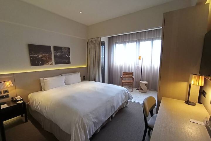 Room 19 of 33