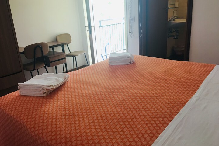 Room 7 of 46