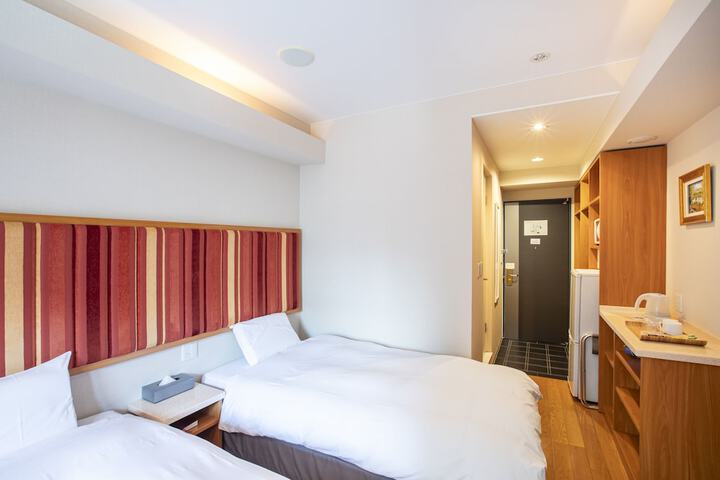 Room 14 of 32