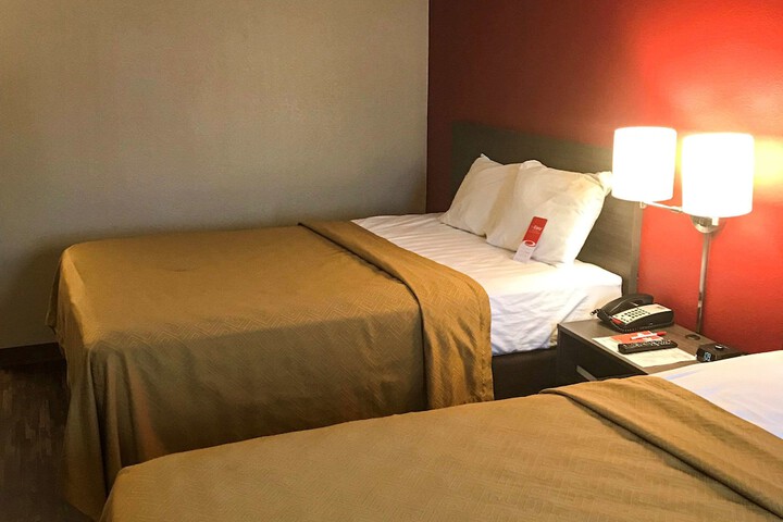 2 Queen Beds (9 of 9)