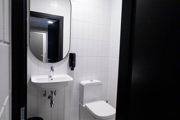 Room 18 of 36