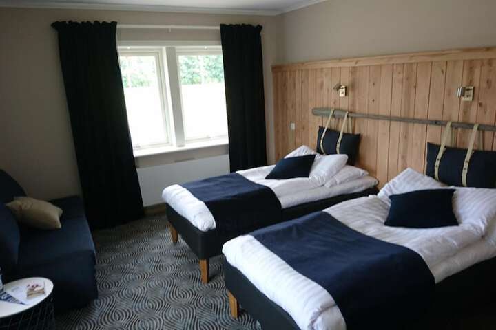 Room 10 of 43