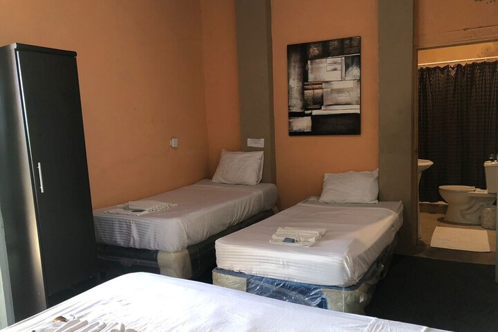Room 5 of 34