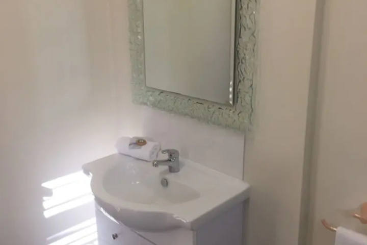 Room 8 of 15