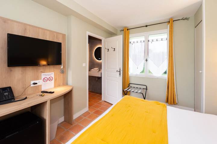 Room 12 of 62