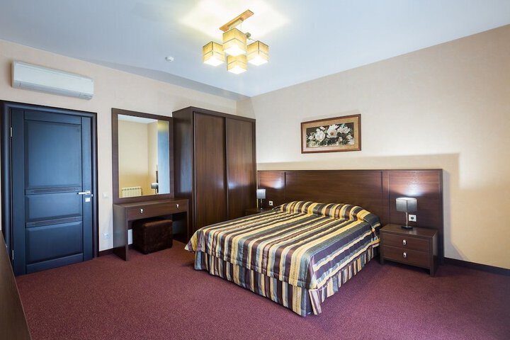 Room 46 of 85