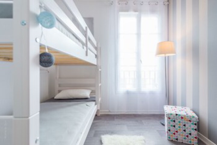 Room 18 of 25