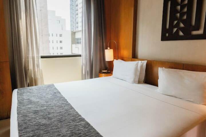 Room 102 of 174