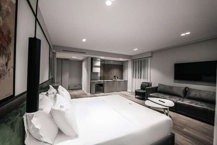 Room 10 of 186