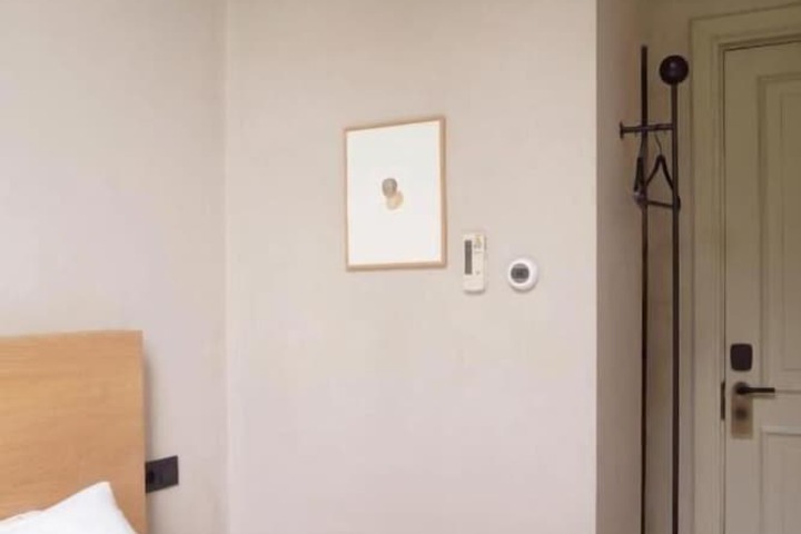 Room 9 of 74