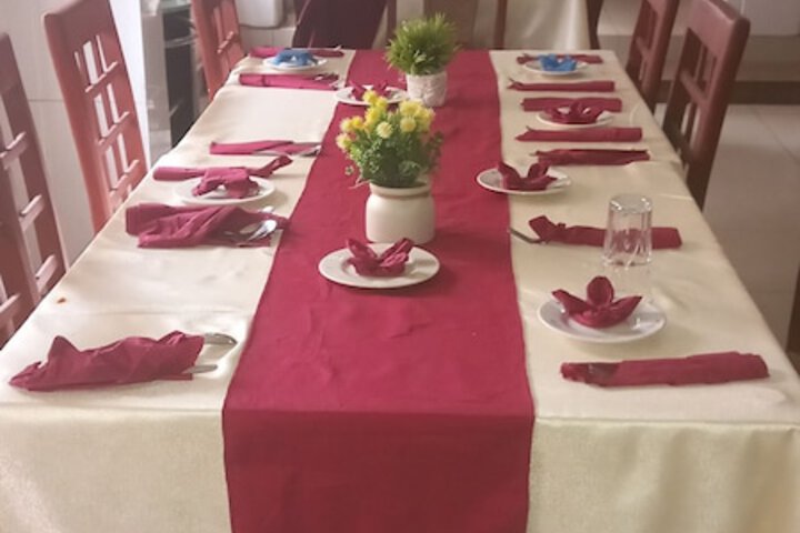 Dining 4 of 11