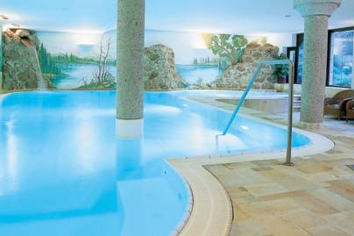 Pool 12 of 27