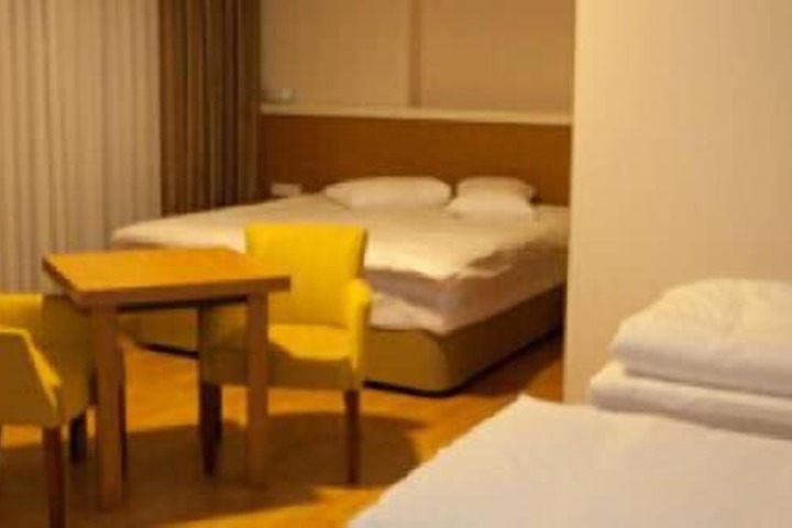 Room 10 of 20