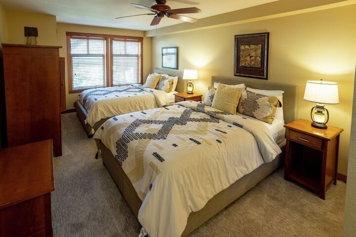 Photo of 1205b - Double Queen Standard Eagle Springs West 1 Bedroom Hotel Room by RedAwning