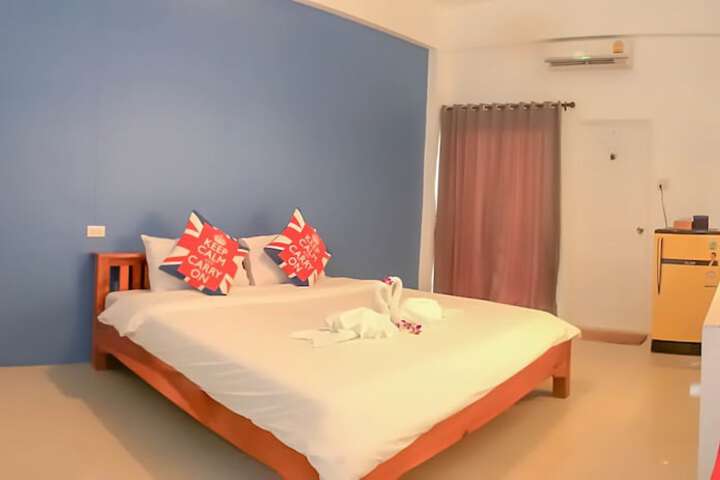 Room 6 of 38