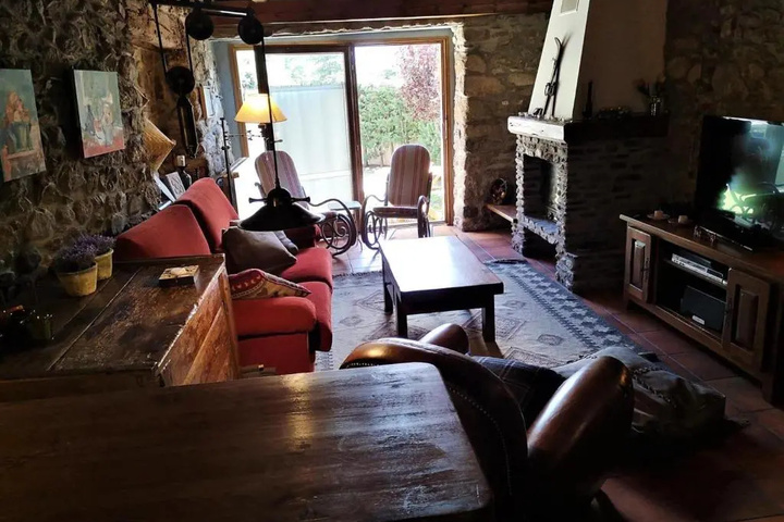 Room 3 of 16