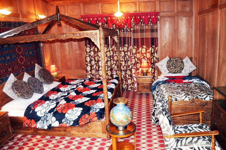 Room 12 of 150