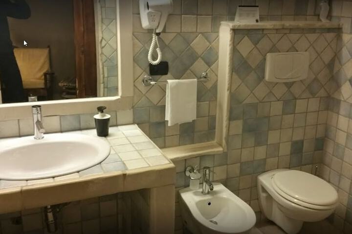 Room 14 of 49