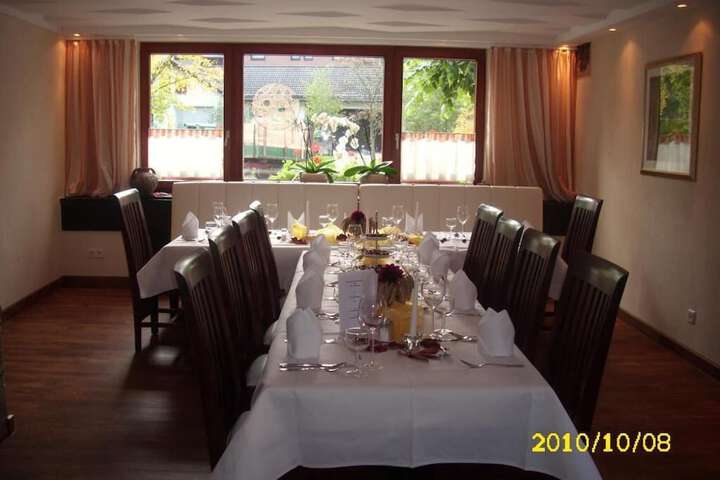 Dining 23 of 41