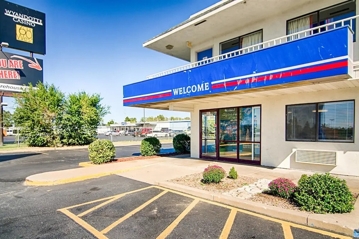 Motel 6 Joplin Mo