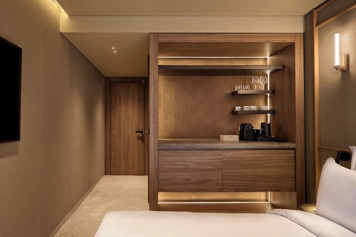 Room 8 of 23
