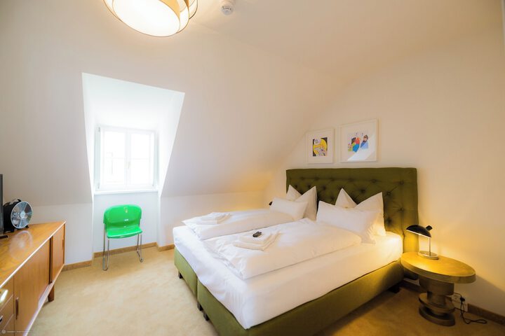 Room 58 of 122