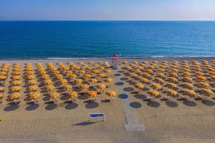 Beach 34 of 37