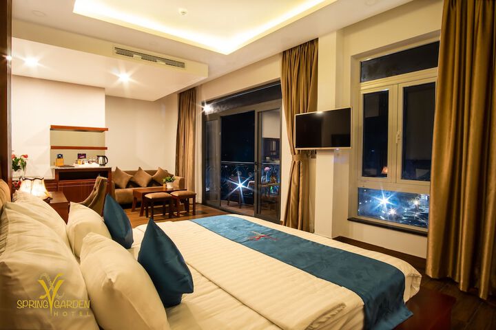 Room 4 of 30