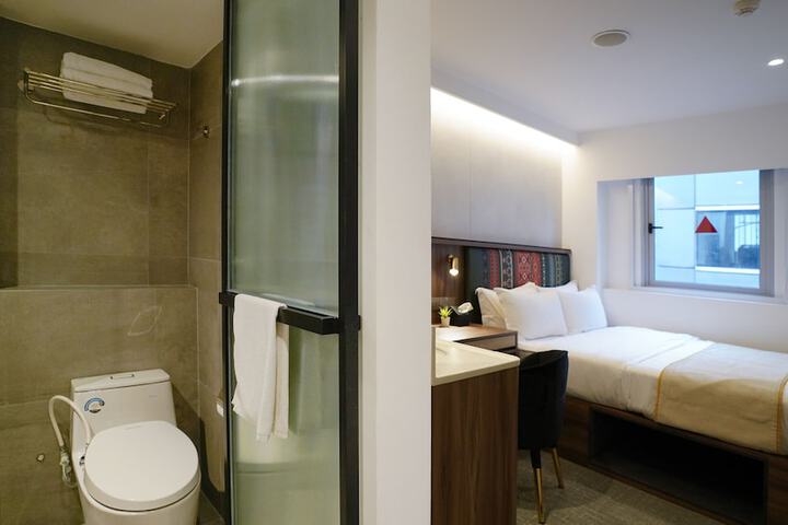 Room 19 of 36