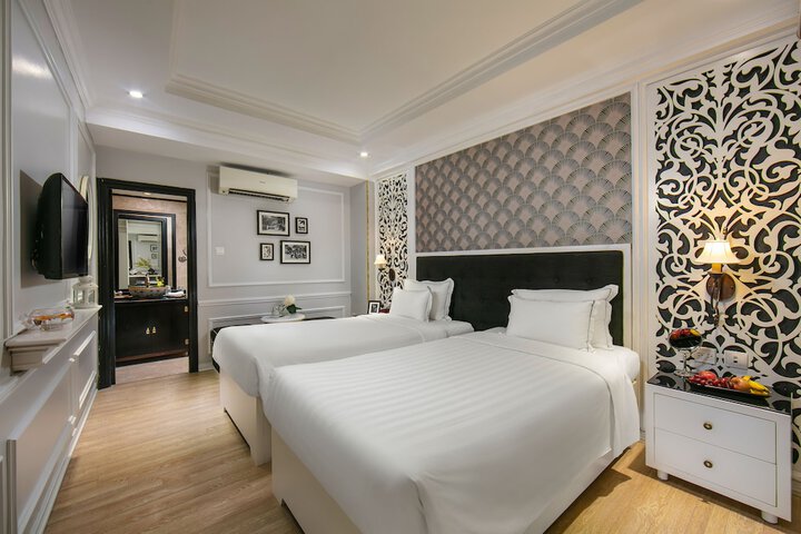 Room 5 of 50