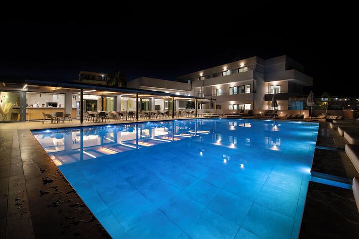 Pool 101 of 152