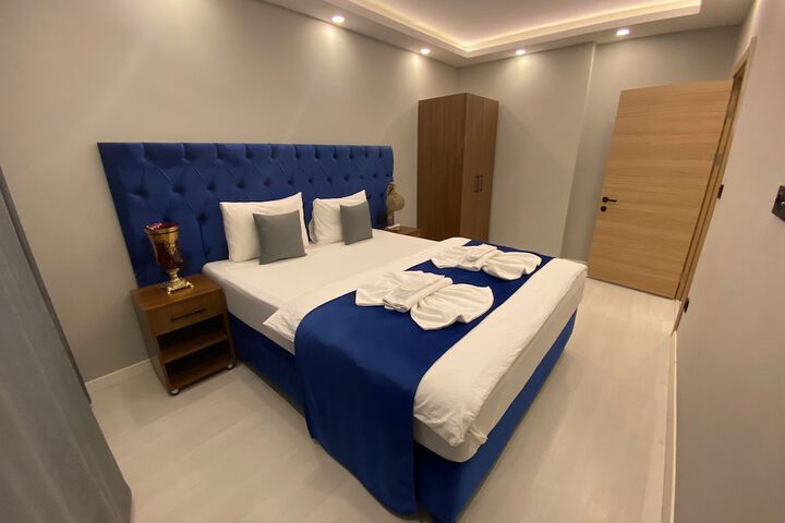 Room 12 of 30