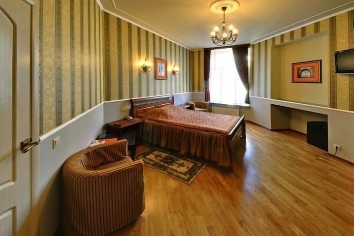 Room 6 of 61