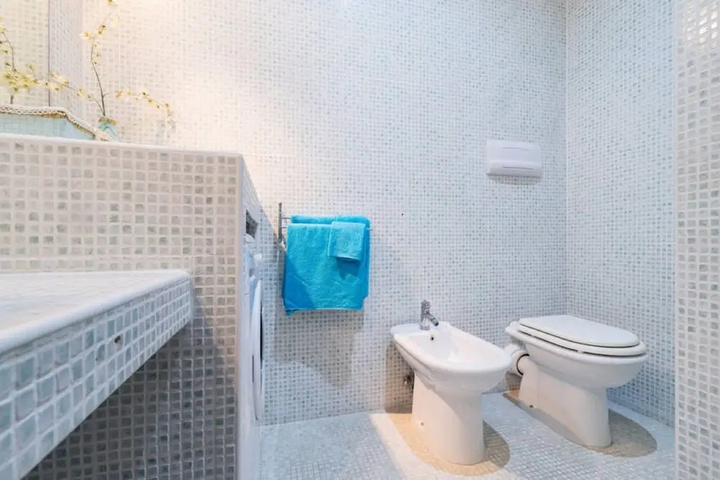 Room 7 of 13