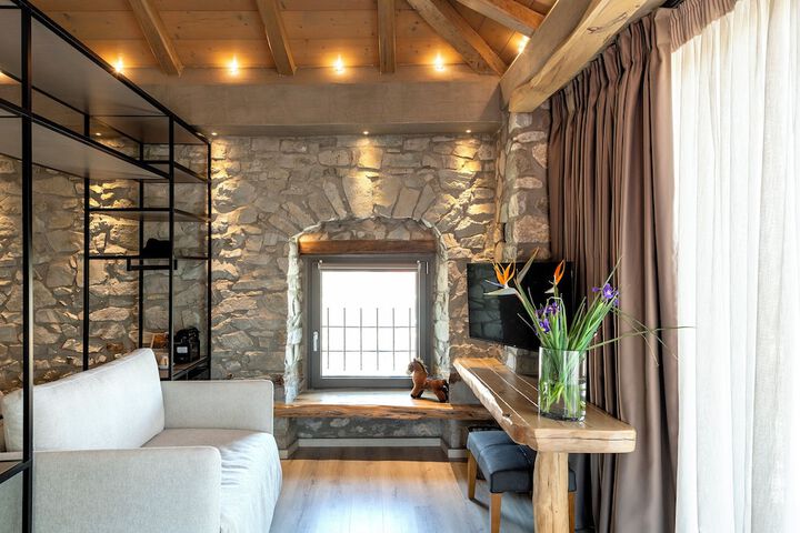 Room 9 of 20